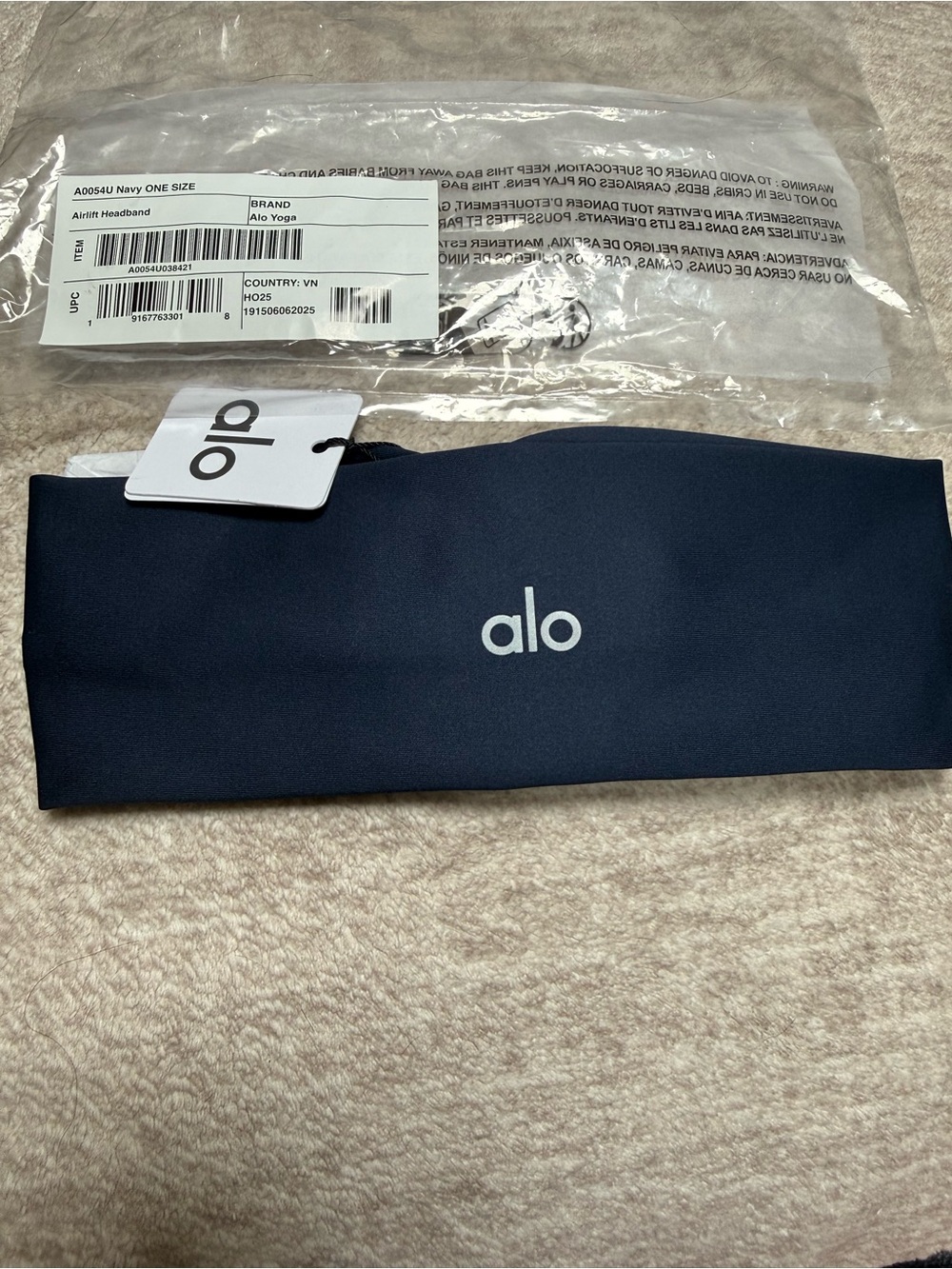 NWT ALO Yoga Navy Airlift Headband